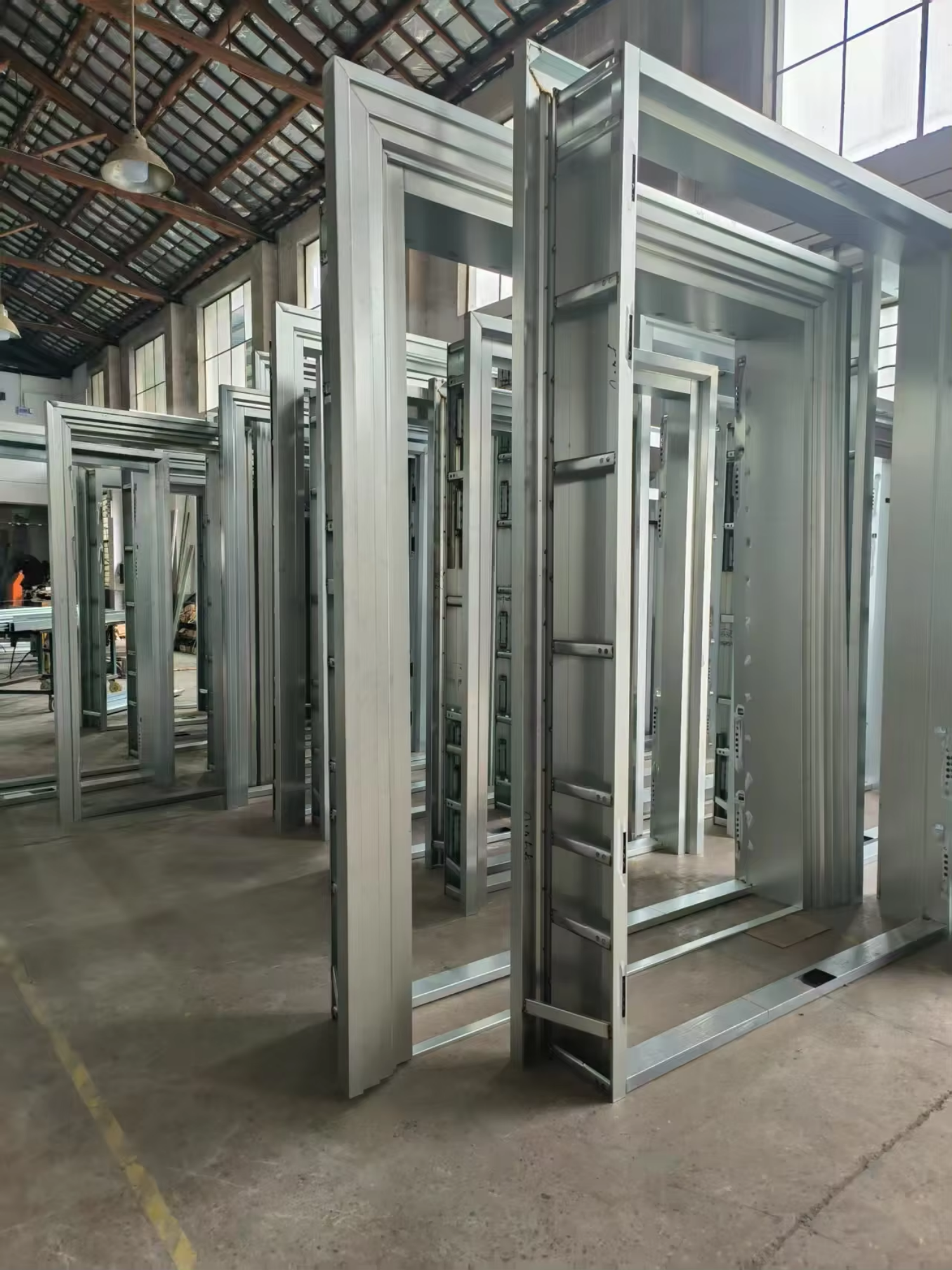 Custom Color Cast Aluminum Pivot Entry Door Wood Grain Finish European Style Automatic Opening for Modern Hotels Villas