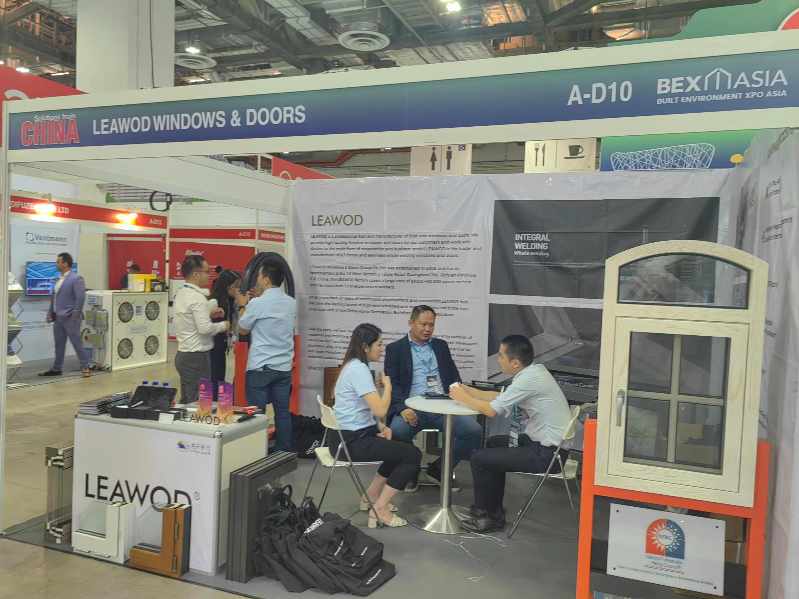Exhibition Presence 4