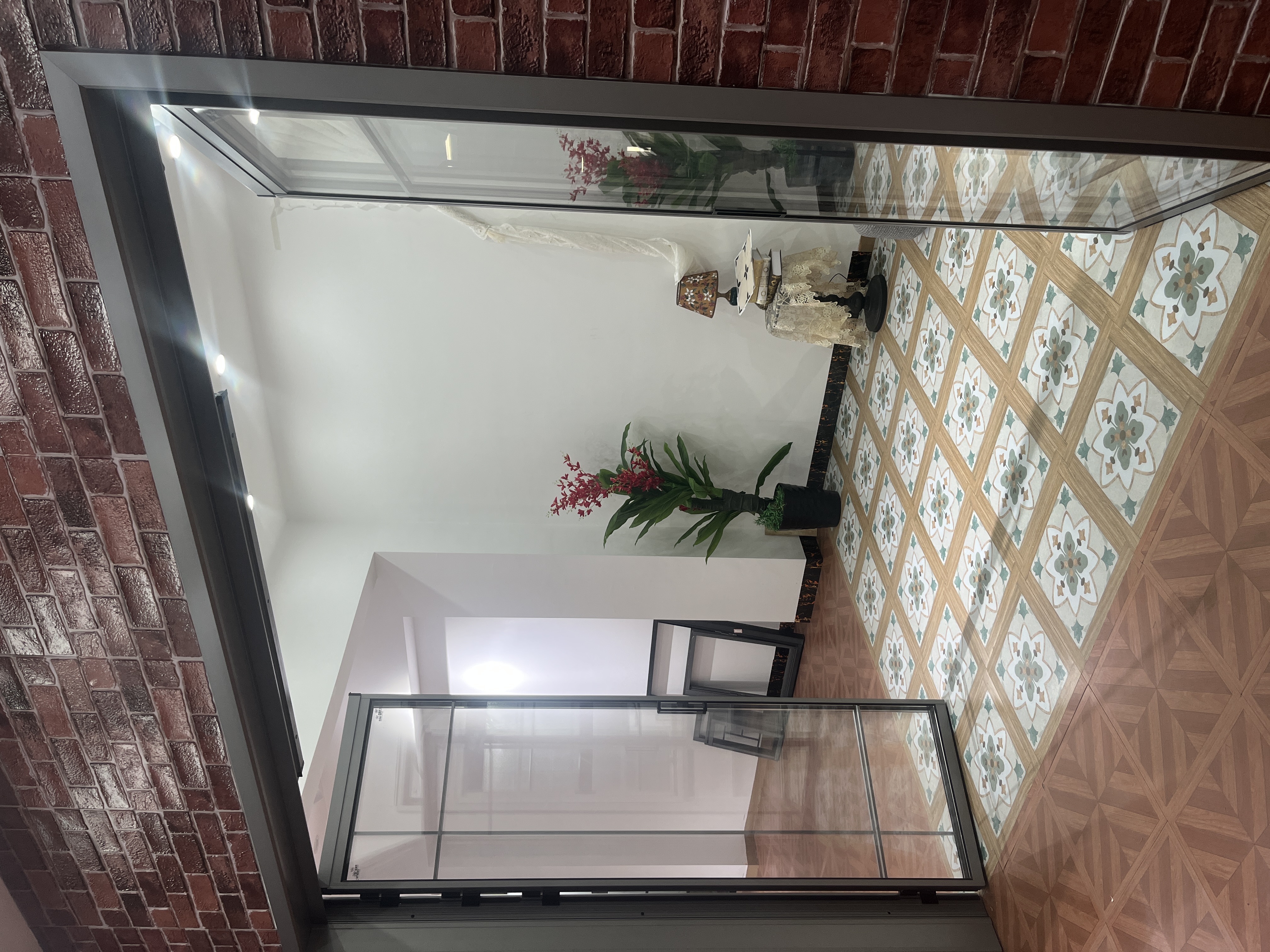 Modern Aluminum Alloy Glass Sliding Doors with Sound Insulation and Tempered Glass for Apartment Interior Use
