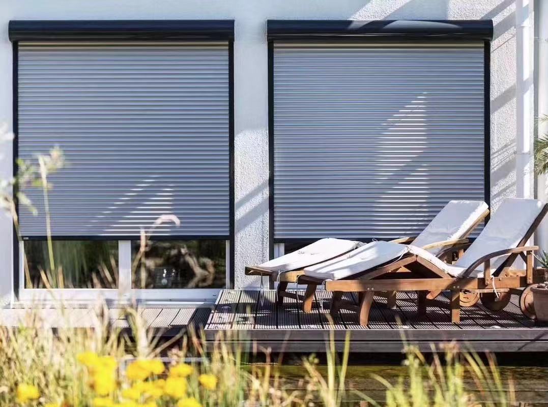 China Manufacturers Modern Villa Automatic/Smart Rolling Garage Doors Finished Surface For Exterior Commercial Malls