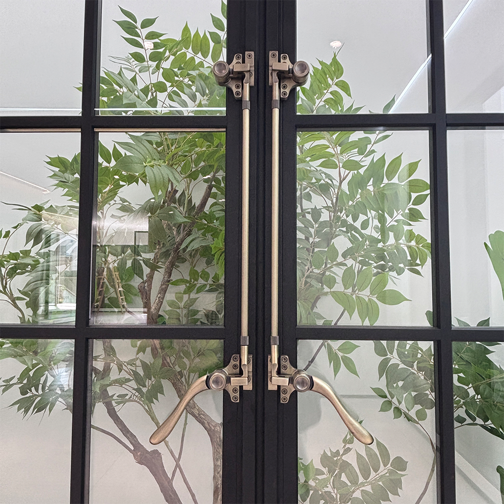 European-style Aluminum Alloy French Windows, Vintage Arched Folding Screens, and Hotel Casement windows