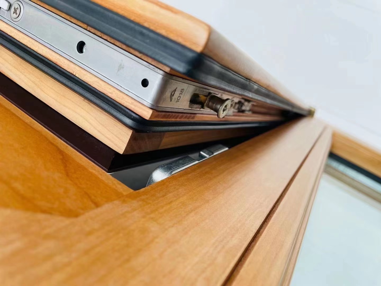 Precision wood and aluminum engineering profile