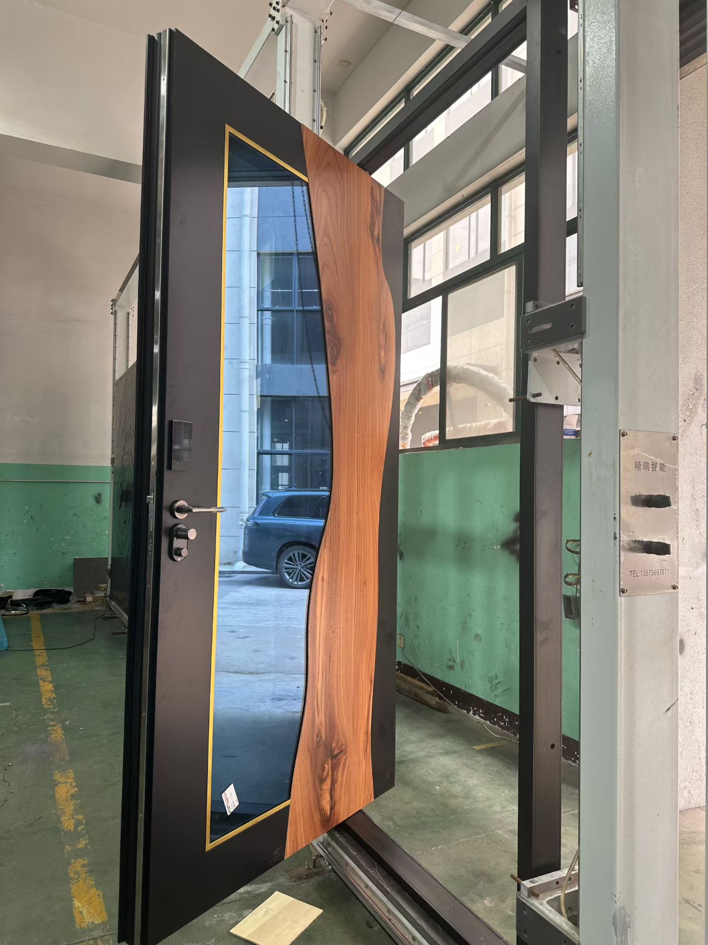 Custom Color Cast Aluminum Pivot Entry Door Wood Grain Finish European Style Automatic Opening for Modern Hotels Villas
