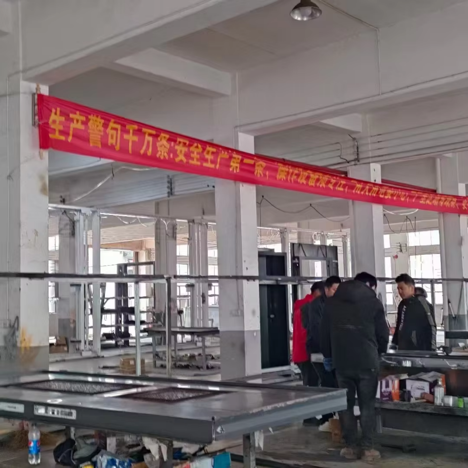 Custom Color Cast Aluminum Pivot Entry Door Wood Grain Finish European Style Automatic Opening for Modern Hotels Villas