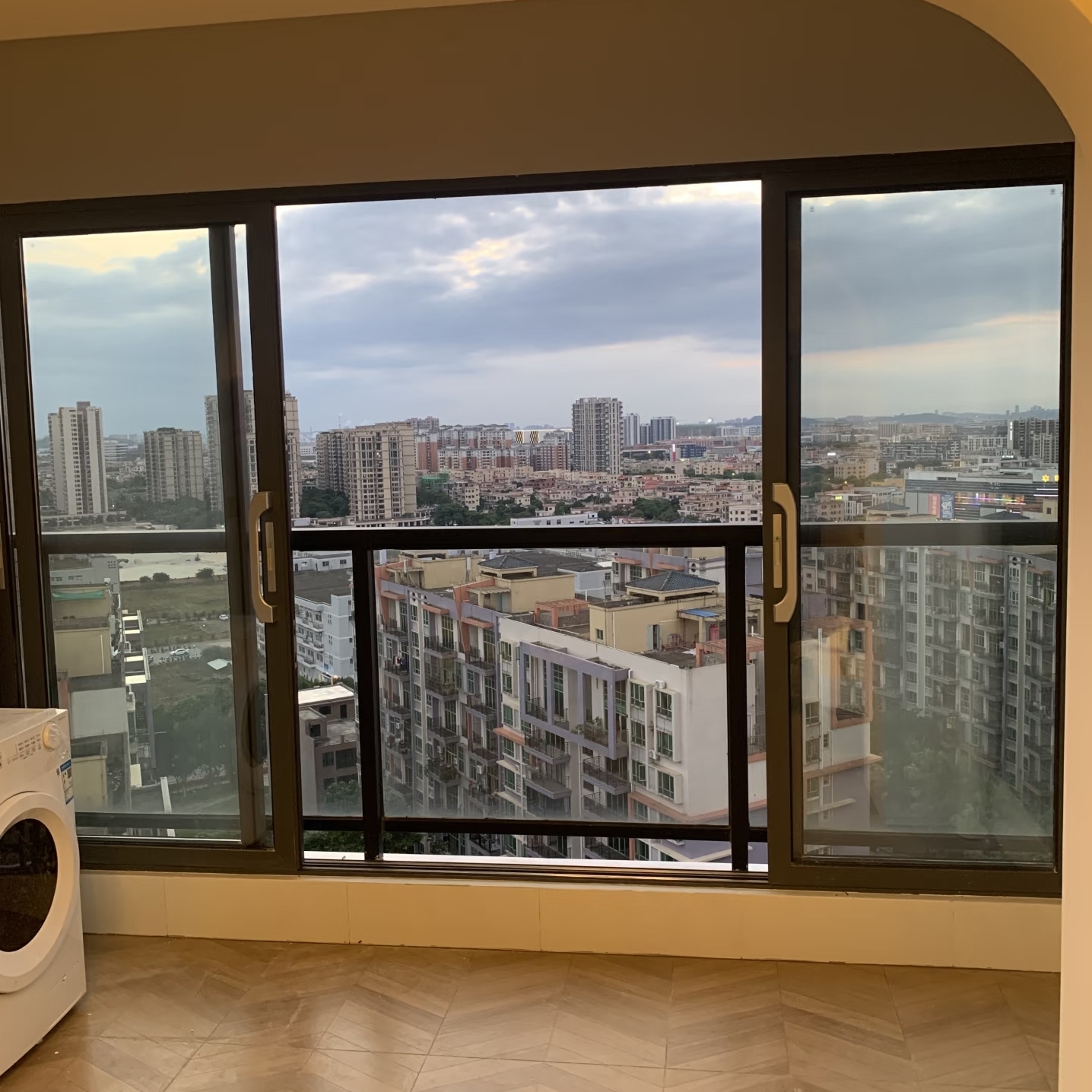 Modern Minimalist Residential Exterior Black Slim Frame Windproof &amp; Waterproof Aluminum Sliding Door