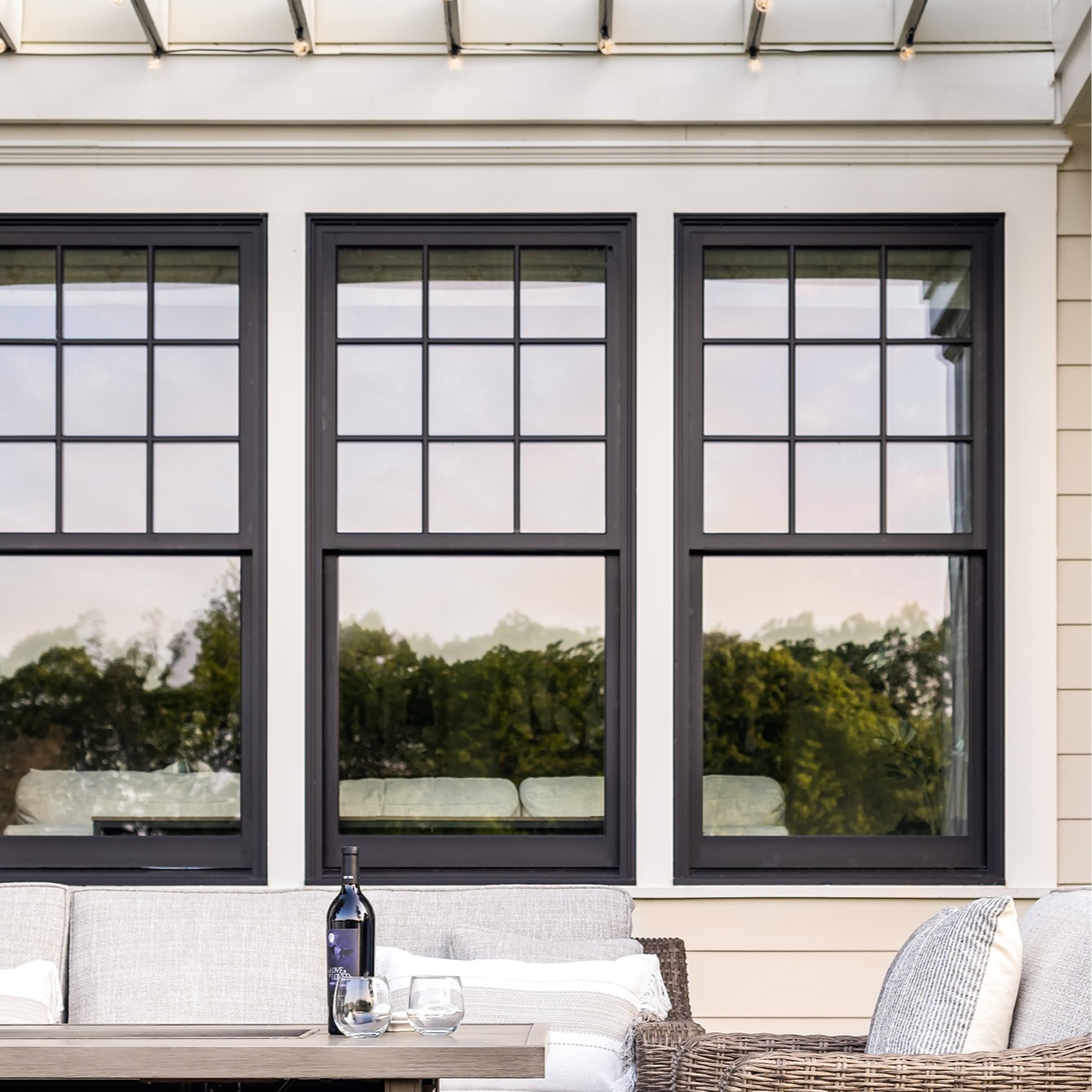 AMJ NFRC Aluminum Double Hung Windows With Decorative Grilles Colonial Style Vertical Sliders For Traditional Villa