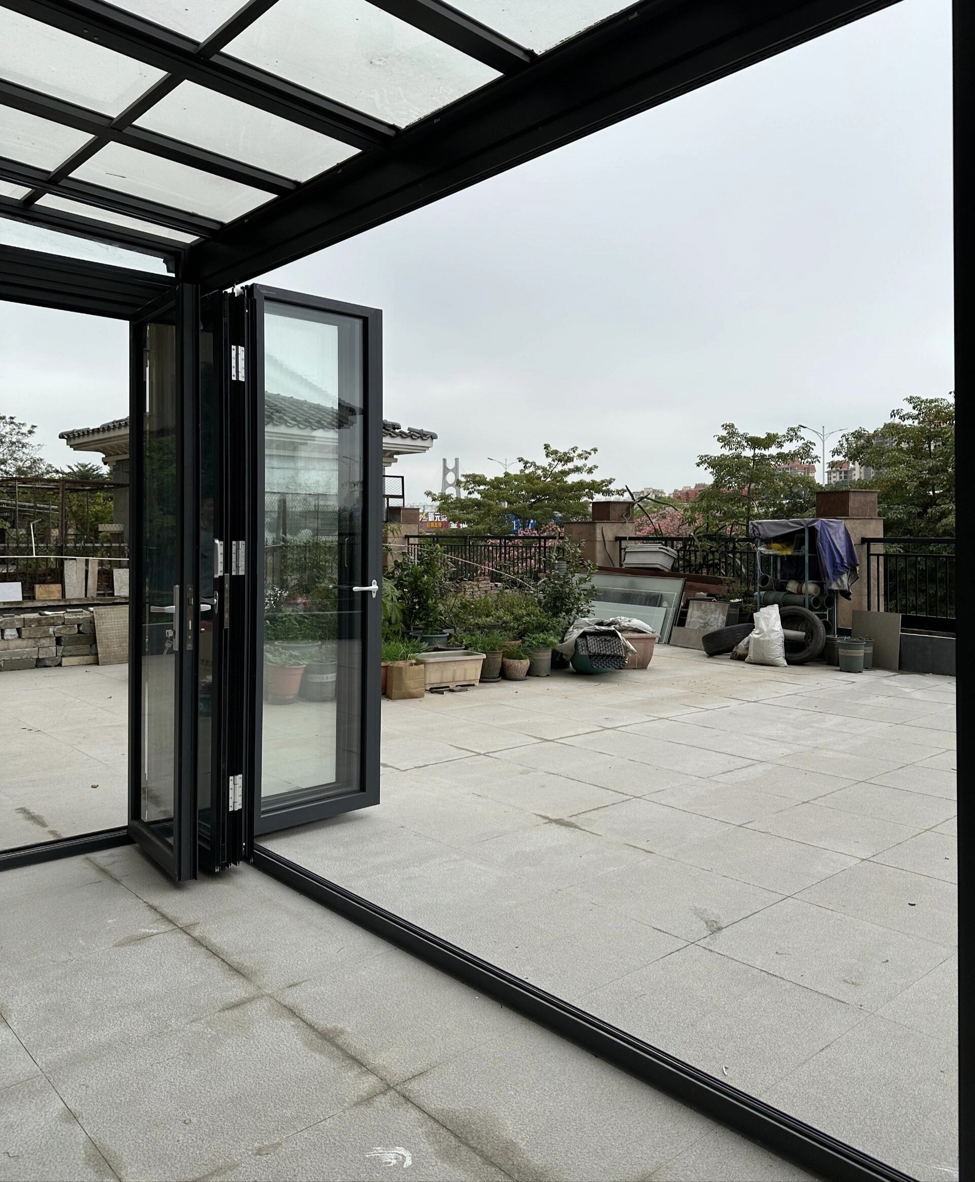 Hot Sale Modern Hotel Balcony Waterproof Aluminum Folding Glass Patio Doors