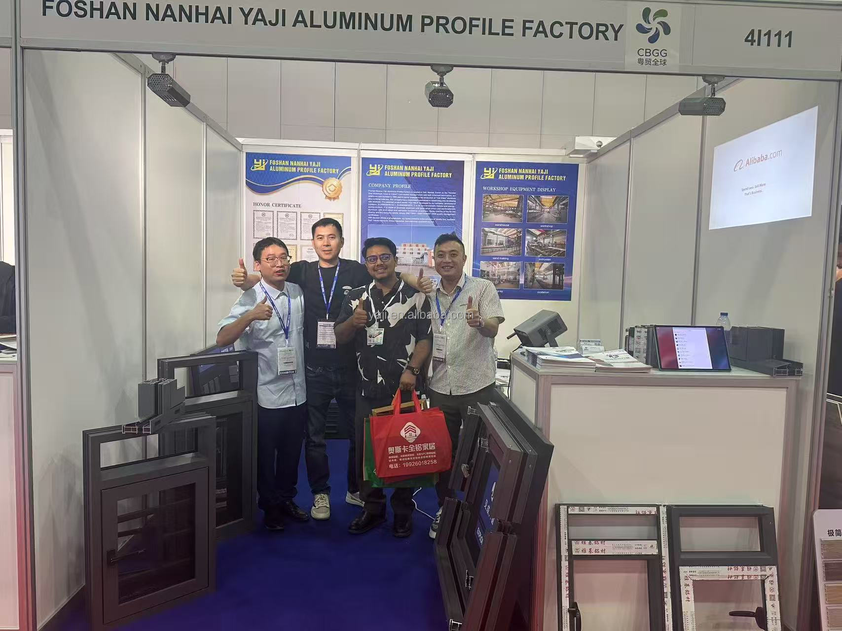 Foshan Aluminum Factory Aluminium Frame Profile with Fly Screen, Aluminum Profile for Window Frame