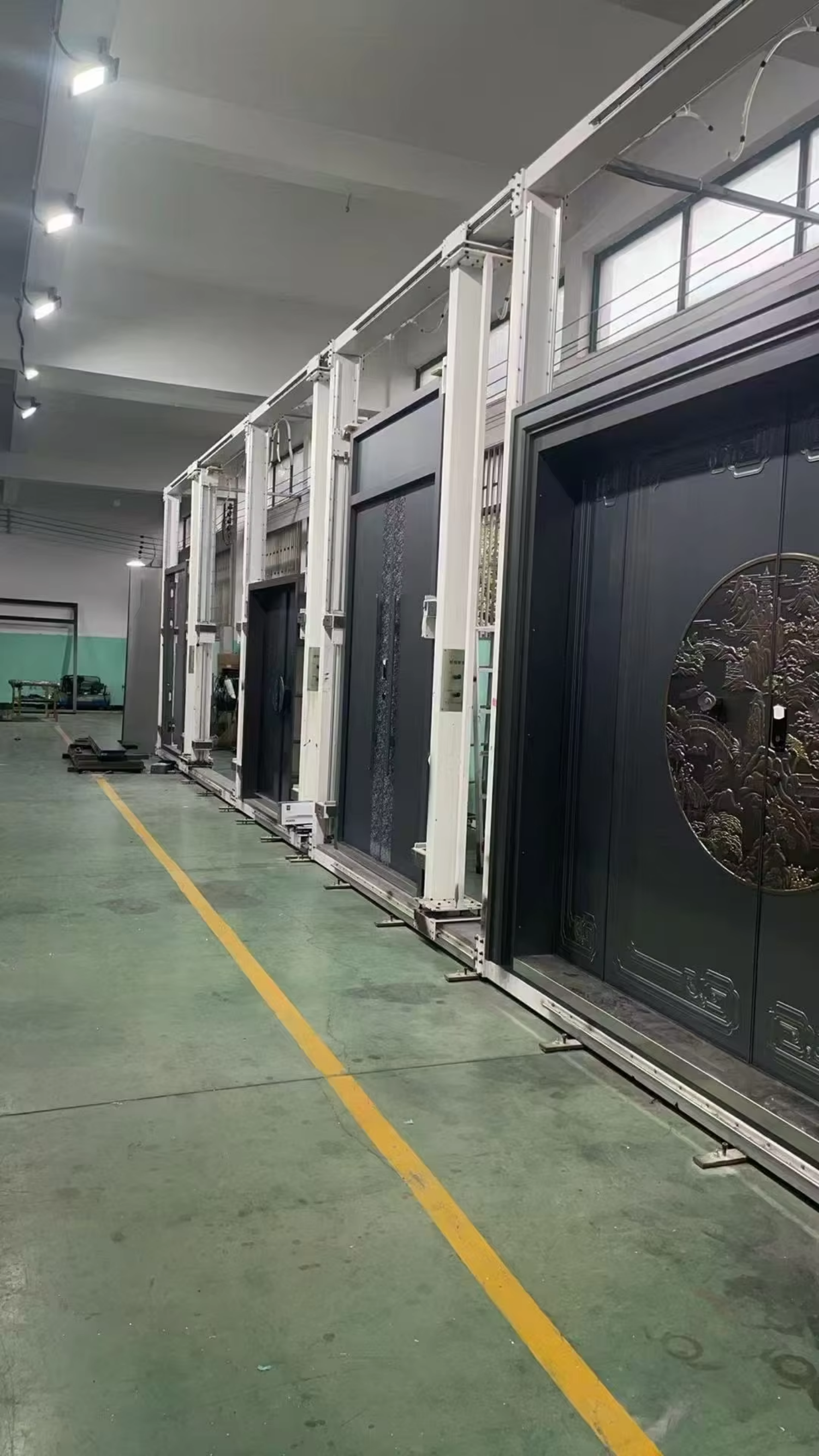 Custom Color Cast Aluminum Pivot Entry Door Wood Grain Finish European Style Automatic Opening for Modern Hotels Villas