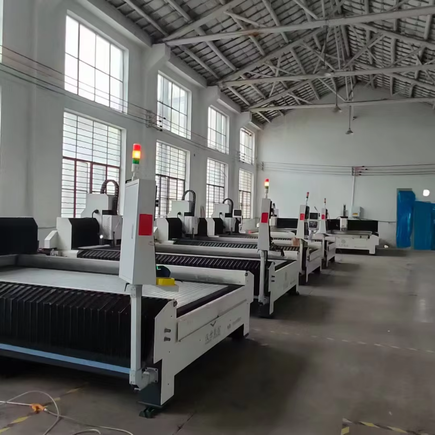 Custom Color Cast Aluminum Pivot Entry Door Wood Grain Finish European Style Automatic Opening for Modern Hotels Villas