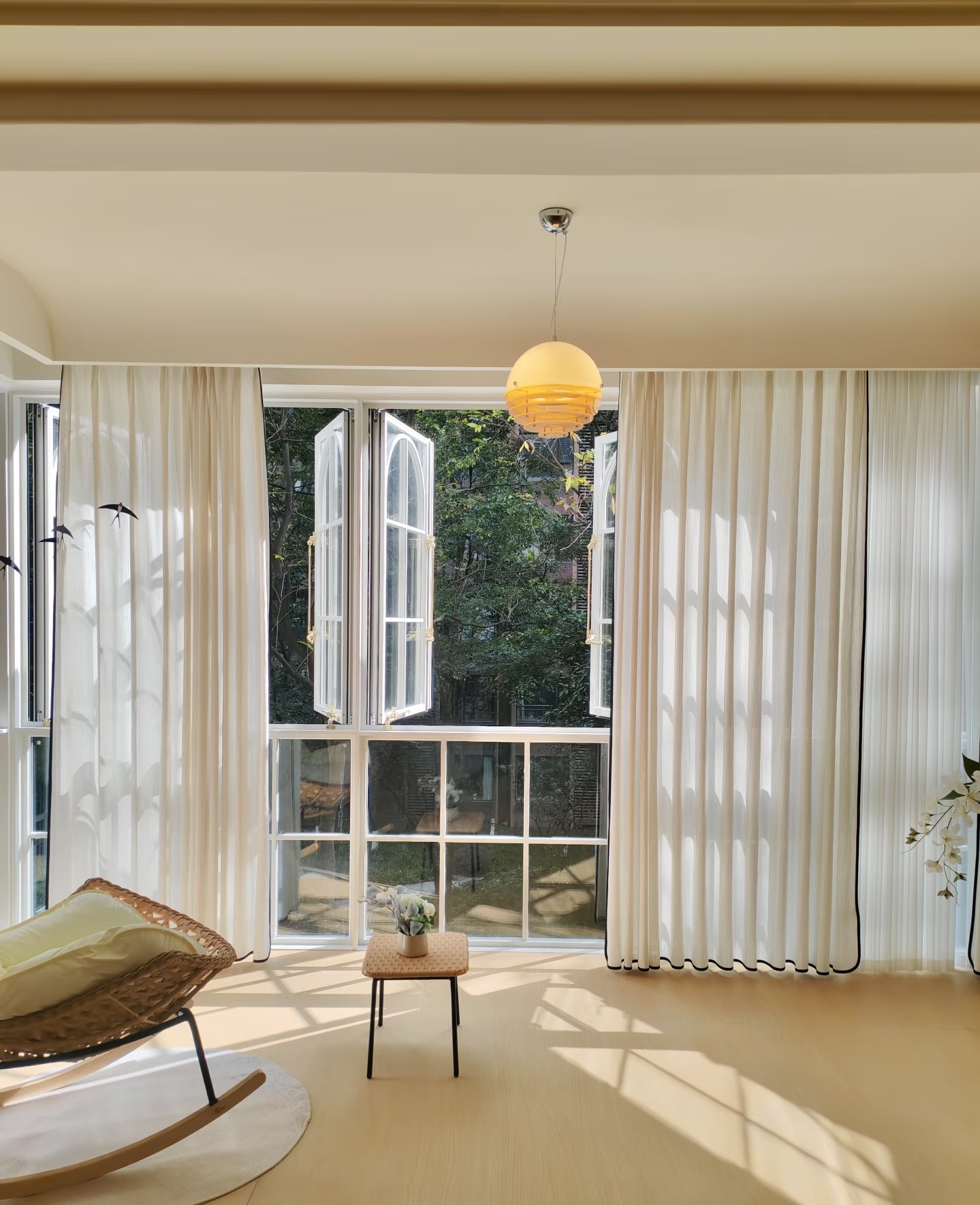 Aluminum Alloy Grid Casement Door with European Design for Exterior Bedroom and Kitchen